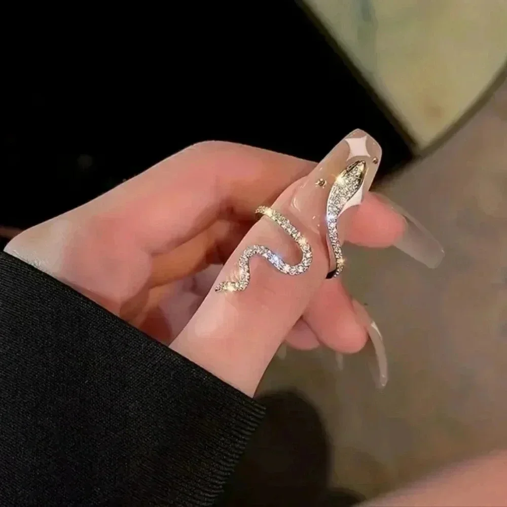 Snake Hot sexy ring size is adjustable 6 to 9